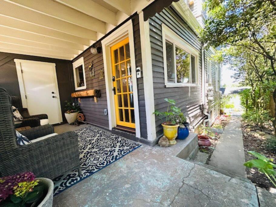 Blue Heron Manor - Historic Charm Centrally Located Apartment Seattle