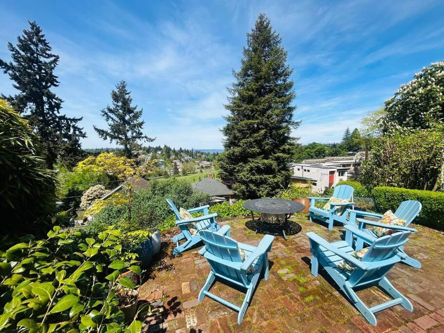 Blue Heron Manor - Historic Charm Centrally Located Apartment *